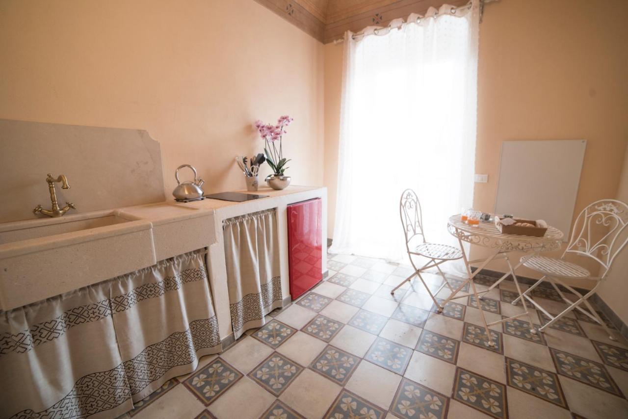 Aria Di Vico Aparthotel Vico Del Gargano Eksteriør bilde