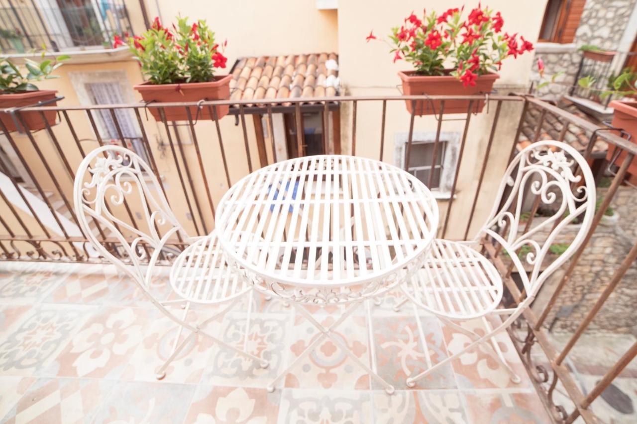 Aria Di Vico Aparthotel Vico Del Gargano Eksteriør bilde