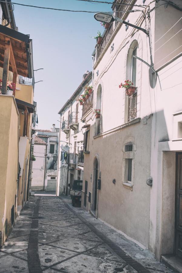 Aria Di Vico Aparthotel Vico Del Gargano Eksteriør bilde